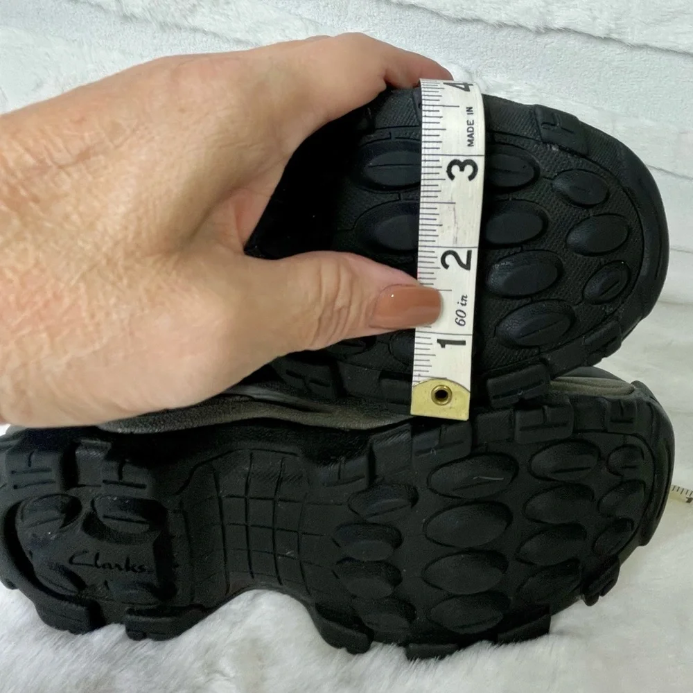 Clarks Winter Boots Leather Lined Women’s Black Size 5